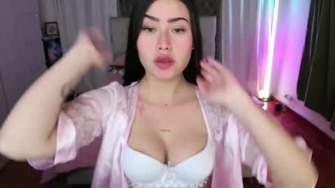 Snapshot of emily_swan_04 chatting on 01.13.26 Emily Swan online show from 01.13.26