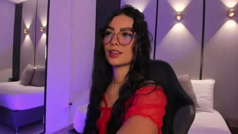 Snapshot of emily_tolson chatting on 06.11.26 emily_tolson online show from 06.11.26