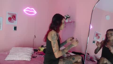 Snapshot of emilycollins__ chatting on 03.09.26 Emily online show from 03.09.26