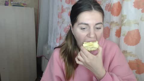 Snapshot of emilyfork chatting on 02.21.25 emilyfork online show from 02.21.25