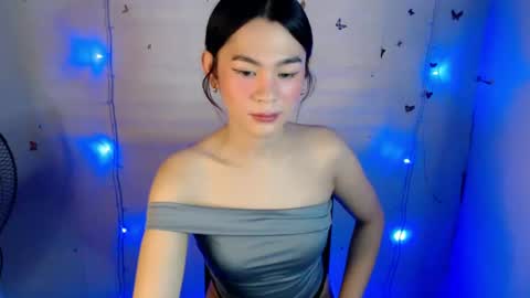 Snapshot of emilyfuckers chatting on 01.13.25 ariane online show from 01.13.25
