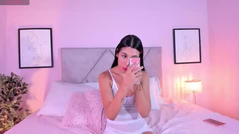 Snapshot of emilyh_ chatting on 03.04.26 Emily online show from 03.04.26