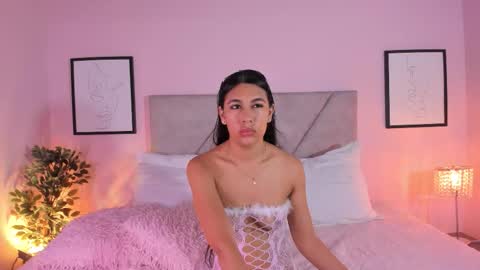 Snapshot of emilyh_ chatting on 03.05.26 Emily online show from 03.05.26