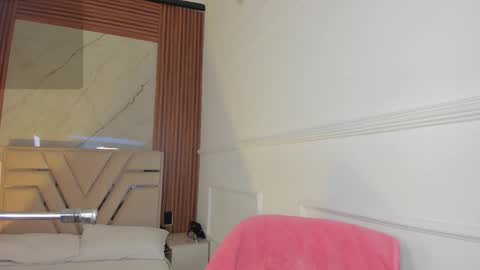 Snapshot of emilyhendrix_ chatting on 02.19.26 Emily Hendrix online show from 02.19.26