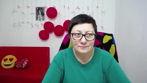 Snapshot of emilyl0vee chatting on 01.15.26 Emily online show from 01.15.26