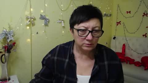 Snapshot of emilyl0vee chatting on 01.18.26 Emily online show from 01.18.26