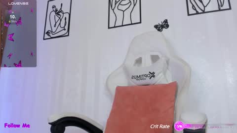 Snapshot of emilyrive chatting on 02.17.25 Emily online show from 02.17.25