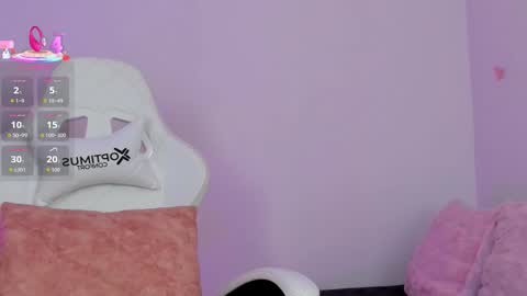 Snapshot of emilyrive chatting on 10.25.25 Emily online show from 10.25.25