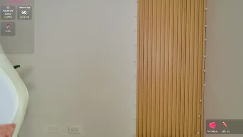 Snapshot of emilyrive chatting on 11.10.25 Emily online show from 11.10.25