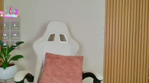 Snapshot of emilyrive chatting on 11.13.25 Emily online show from 11.13.25