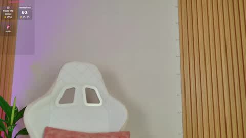 Snapshot of emilyrive chatting on 11.19.25 Emily online show from 11.19.25