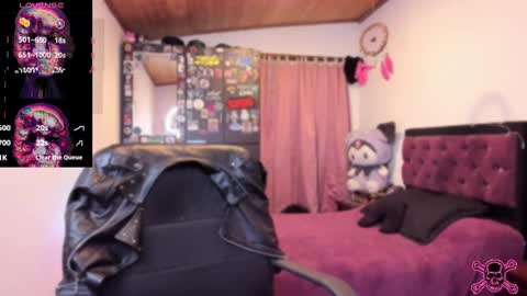 Snapshot of emilyrymer chatting on 12.20.24 Emily Support me to have 100 likes plx online show from 12.20.24