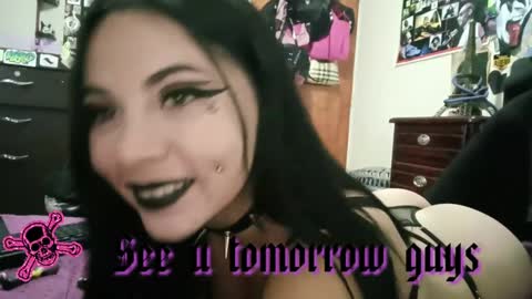 Snapshot of emilyrymer chatting on 12.30.24 Emily Support me to have 100 likes plx online show from 12.30.24