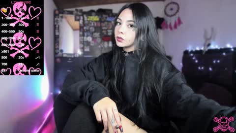 Snapshot of emilyrymer chatting on 12.30.24 Emily Support me to have 100 likes plx online show from 12.30.24