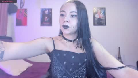 Snapshot of emilyrymer chatting on 02.02.25 Emily Support me to have 100 likes plx online show from 02.02.25