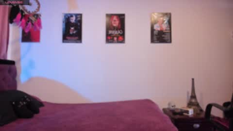 Snapshot of emilyrymer chatting on 02.04.25 Emily Support me to have 100 likes plx online show from 02.04.25