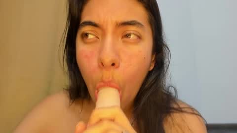 Snapshot of emilysex_118 chatting on 05.17.26 Emily online show from 05.17.26