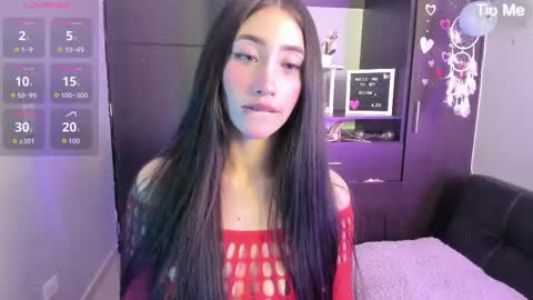 Snapshot of emilytafur chatting on 10.09.25 Emy online show from 10.09.25