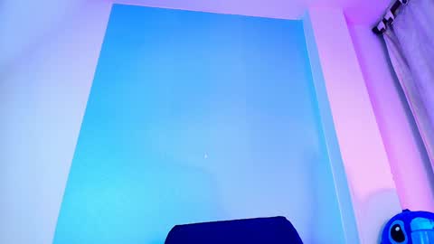 Snapshot of emilywithe_ chatting on 01.21.25    online show from 01.21.25