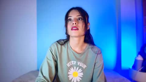 Snapshot of emilywithe_ chatting on 02.21.25    online show from 02.21.25