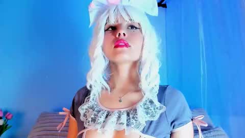 Snapshot of emilywithe_ chatting on 10.12.25    online show from 10.12.25