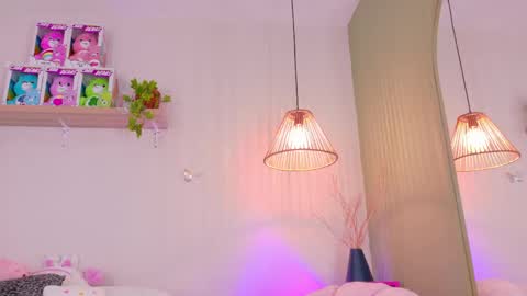 Emily Bank online show from 04.27.26