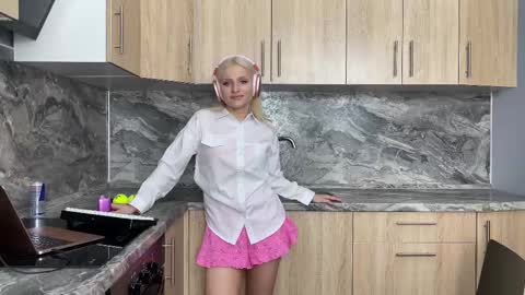 Eminent Eva online show from 01.22.25