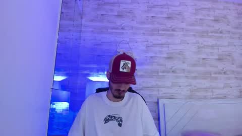 emir_ozan online show from 01.10.26