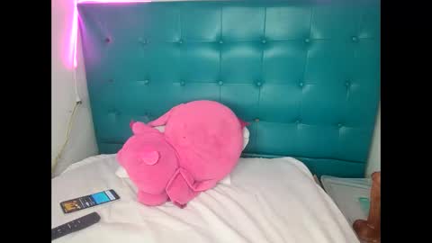 L i a    time online 7am - 1pm Gtm-5  online show from 02.10.26