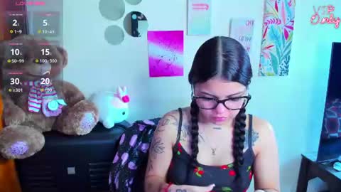 Snapshot of emma_boo_ chatting on 06.13.26 emma_boo_ online show from 06.13.26