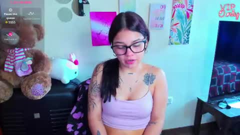 Snapshot of emma_boo_ chatting on 06.16.26 emma_boo_ online show from 06.16.26