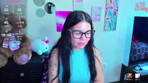 Snapshot of emma_boo_ chatting on 06.17.26 emma_boo_ online show from 06.17.26
