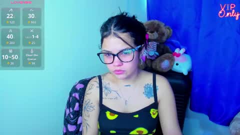 Snapshot of emma_boo_ chatting on 07.14.26 emma_boo_ online show from 07.14.26