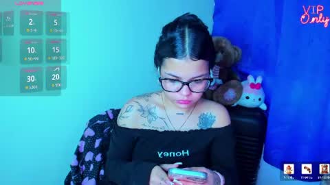 Snapshot of emma_boo_ chatting on 07.20.26 emma_boo_ online show from 07.20.26