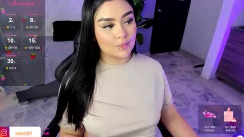 Snapshot of emma_brown022 chatting on 12.20.25 emma online show from 12.20.25