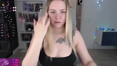 Snapshot of emma_bryan chatting on 02.24.25 Emma online show from 02.24.25