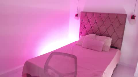 E M M A  online show from 02.14.26