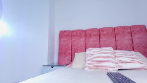 Snapshot of emma_curvy1 chatting on 12.04.25 Emma online show from 12.04.25