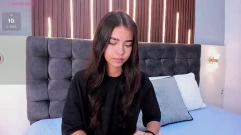 Snapshot of emma_doll7 chatting on 01.06.26 E online show from 01.06.26