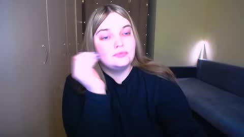 Snapshot of emma_dorn chatting on 03.18.26 Eva online show from 03.18.26