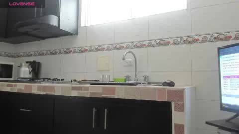 Snapshot of emma_eva1 chatting on 12.22.25 Emma online show from 12.22.25