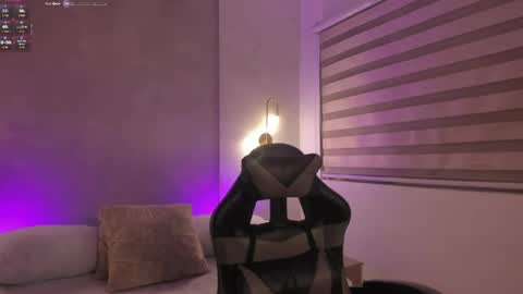E M M A online show from 04.25.26