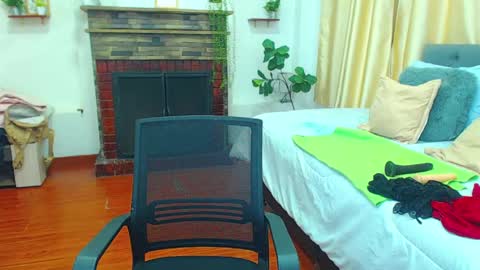 Tell me Emma online show from 04.17.26