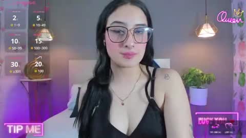 Snapshot of emma_hiltonn_ chatting on 06.19.26 E M M A online show from 06.19.26