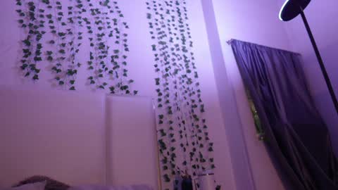 Snapshot of emma_johnson_ chatting on 12.23.25 emma_johnson_ online show from 12.23.25