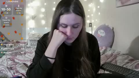 Snapshot of emma_just chatting on 11.01.25 emma_just online show from 11.01.25