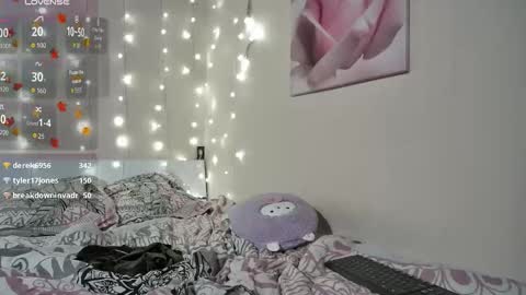 Snapshot of emma_just chatting on 11.08.25 emma_just online show from 11.08.25