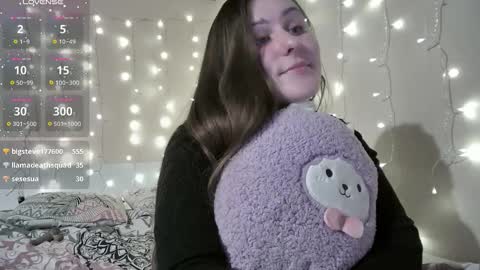 Snapshot of emma_just chatting on 12.19.25 emma_just online show from 12.19.25