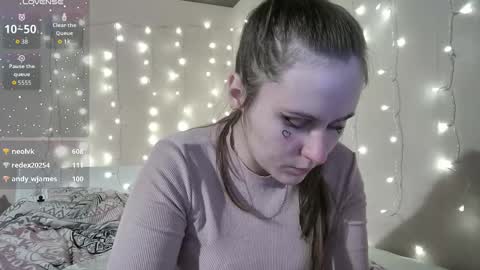 Snapshot of emma_just chatting on 12.20.25 emma_just online show from 12.20.25