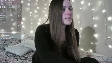 Snapshot of emma_just chatting on 01.05.26 emma_just online show from 01.05.26